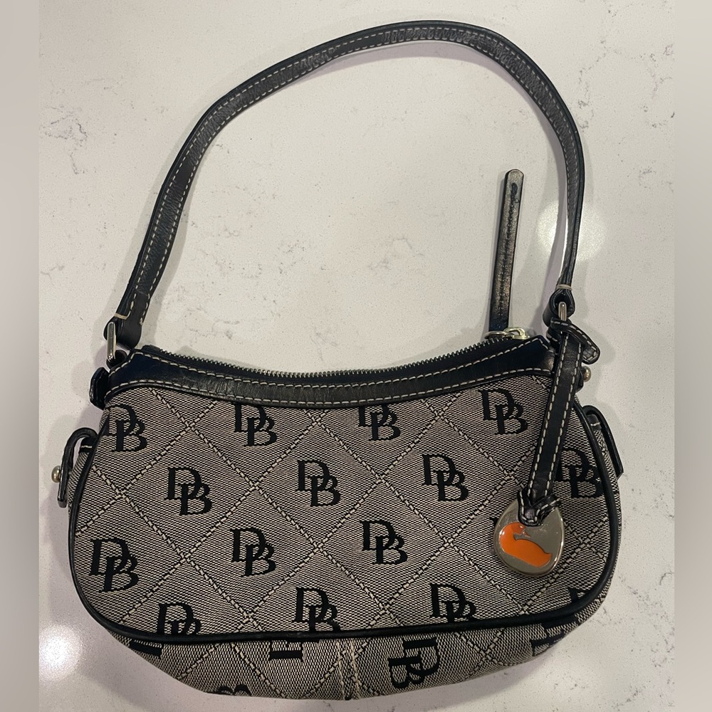 Vintage black and white Dooney & Bourke purse
